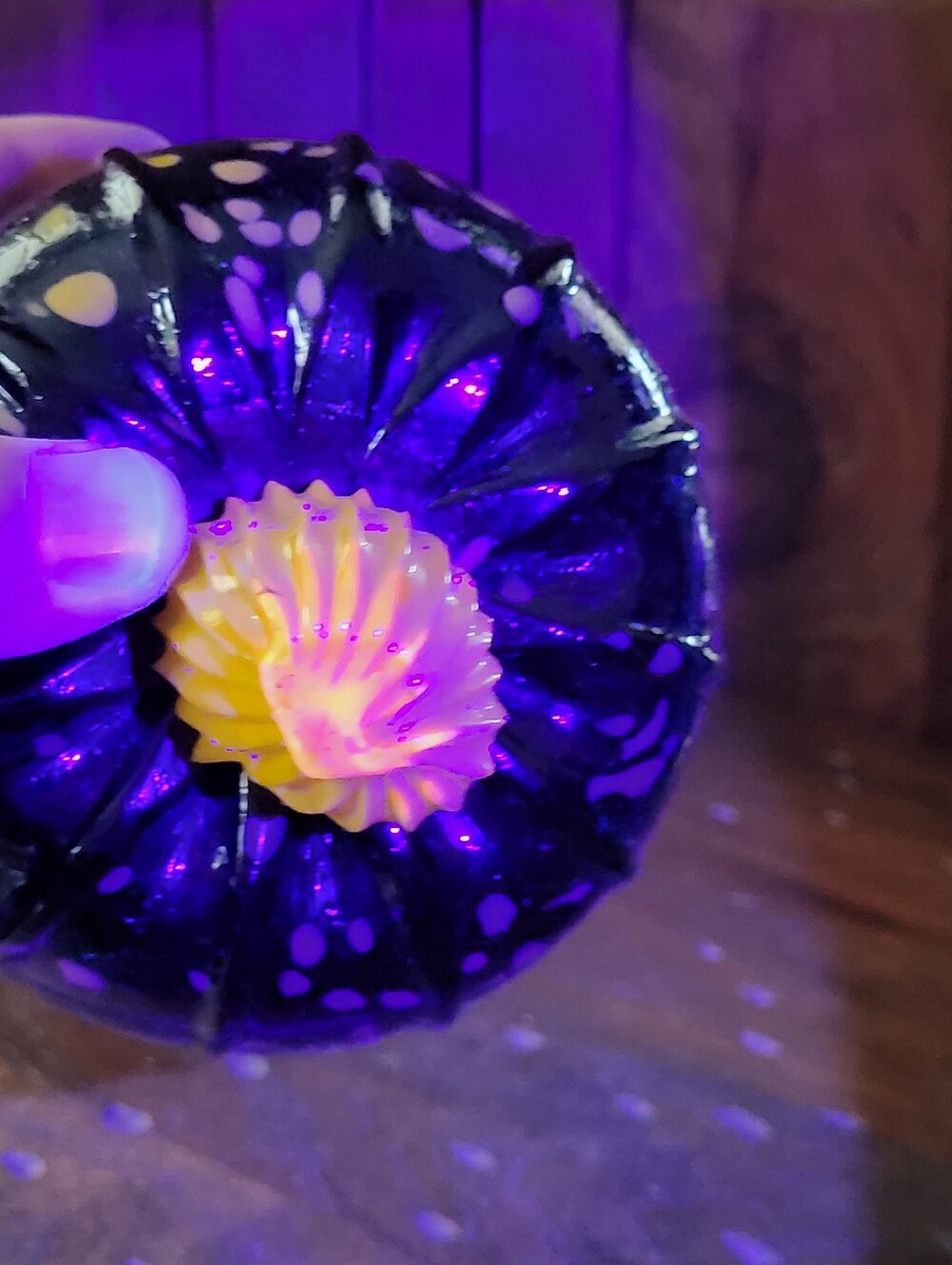 Glowy Glass Pumpkin - Picture 8 of 14